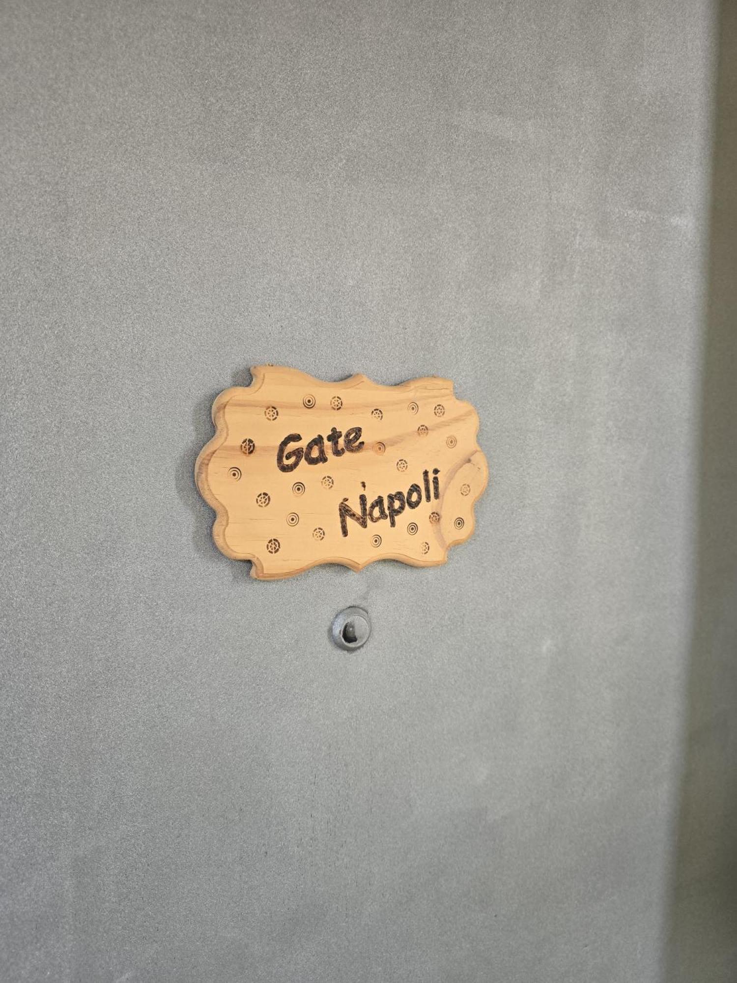 Gate Napoli Apartment ภายนอก รูปภาพ